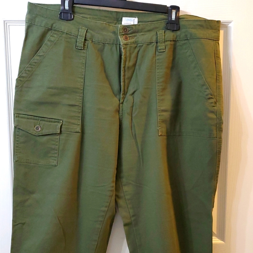 Time N Tru Woman's  Green Cargo Pants Size 18